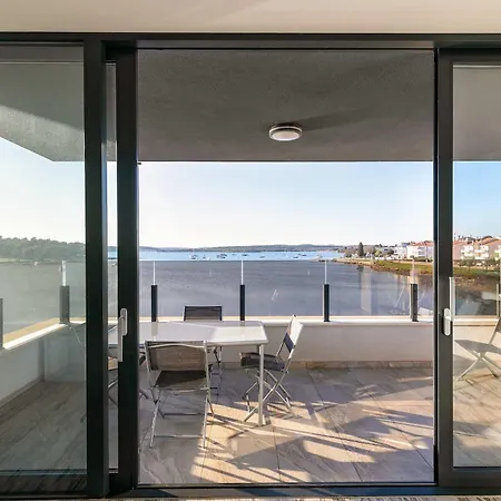 Sunset Bay With Pool In Apartament *
