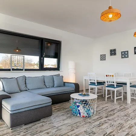 Sunset Bay With Pool In Medulin