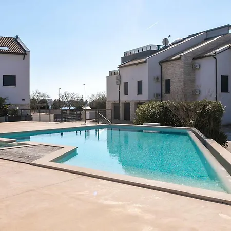 Apartmán Sunset Bay With Pool In *