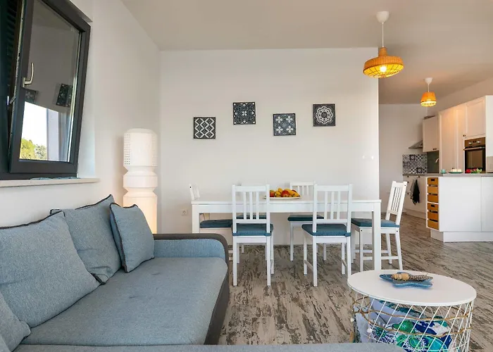 Sunset Bay With Pool In Lejlighed