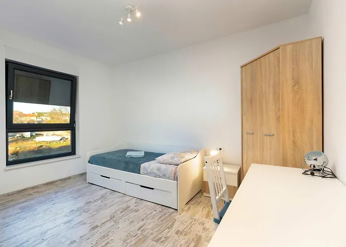 Sunset Bay With Pool In Apartament *