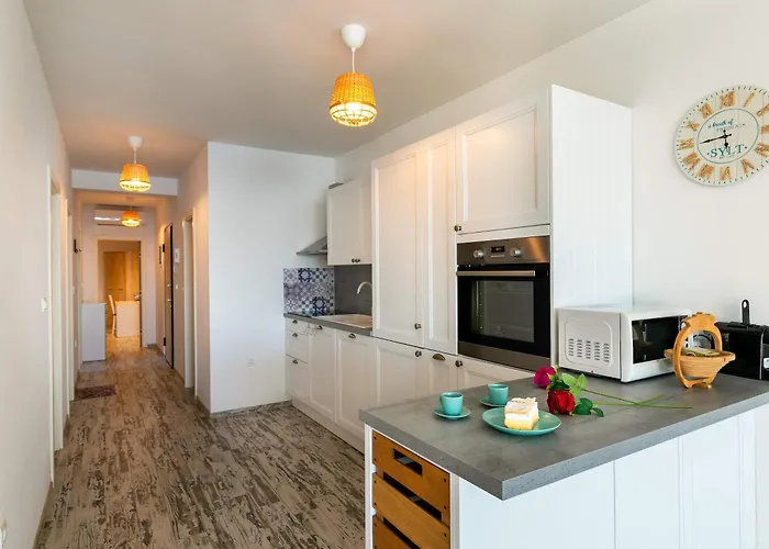 Apartament Sunset Bay With Pool In *