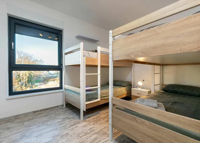 Sunset Bay With Pool In *