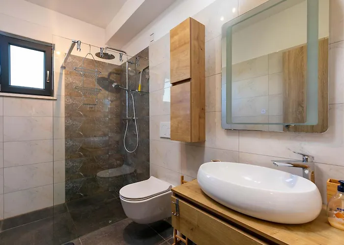 Sunset Bay With Pool In Medulin