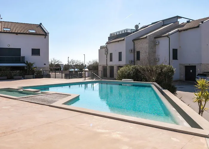 Apartament Sunset Bay With Pool In *