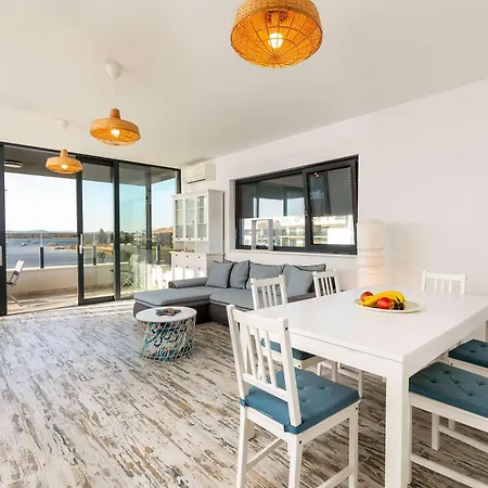 Apartamento Sunset Bay With Pool In