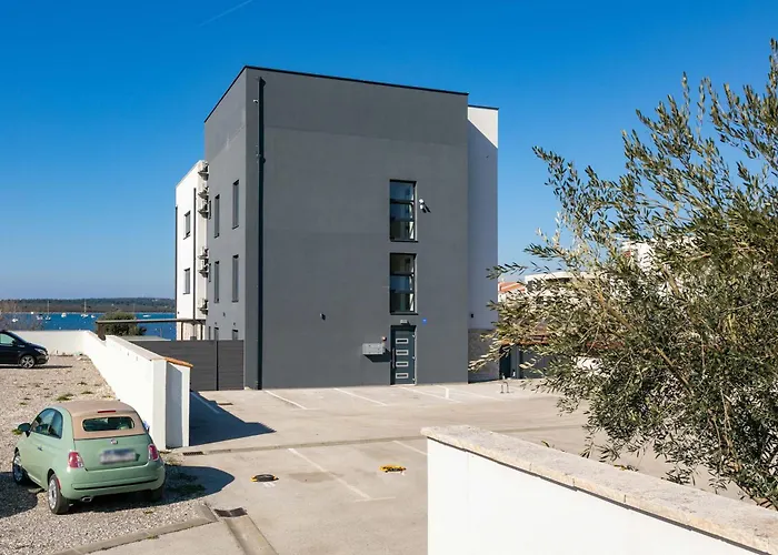 Sunset Bay With Pool In Apartman Medulin